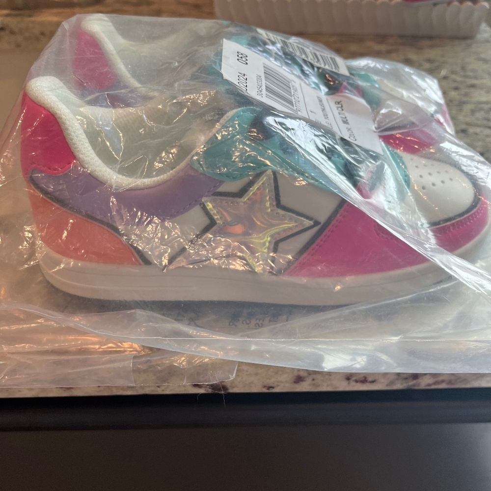 Brand New youth shoes!